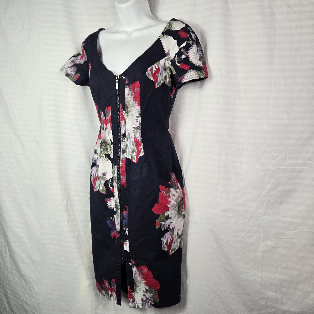 French Connection Women's Size 4 Floral V-Neck Short Sleeve Lined Sheath Dress